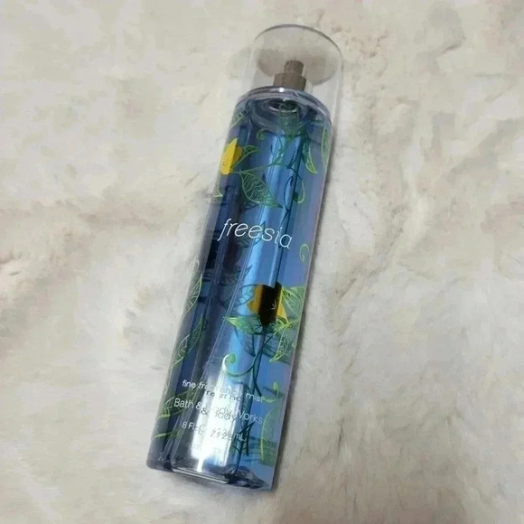 Bath & Body Works Freesia Perfume Fragrance Mist Rare Retired 90s Reeboot 8 oz - Picture 1 of 6
